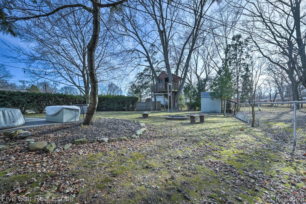8838 Dublin Way, Sterling Heights, MI 48314 — Photo 45