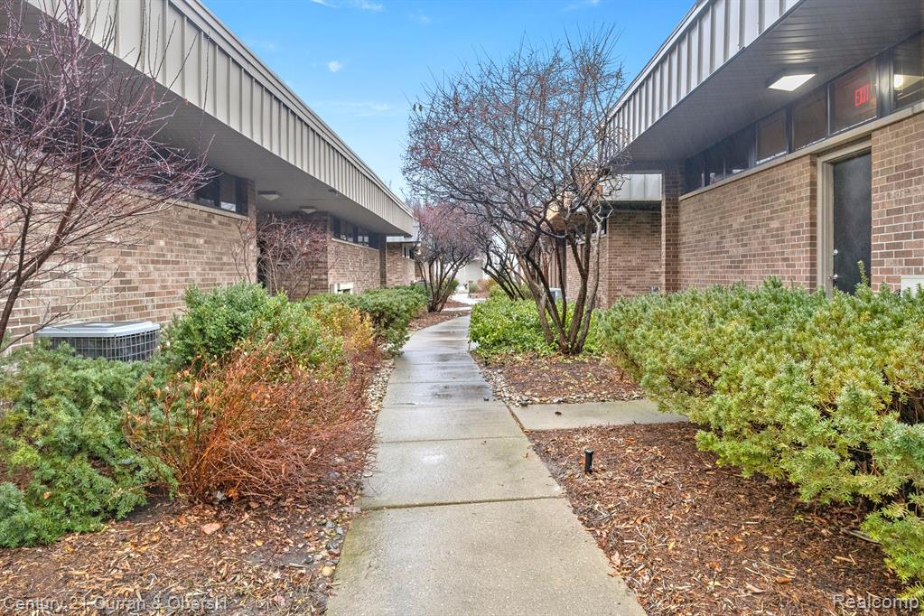8544 N CANTON CENTER Road, Canton, MI 48187 — Photo 20