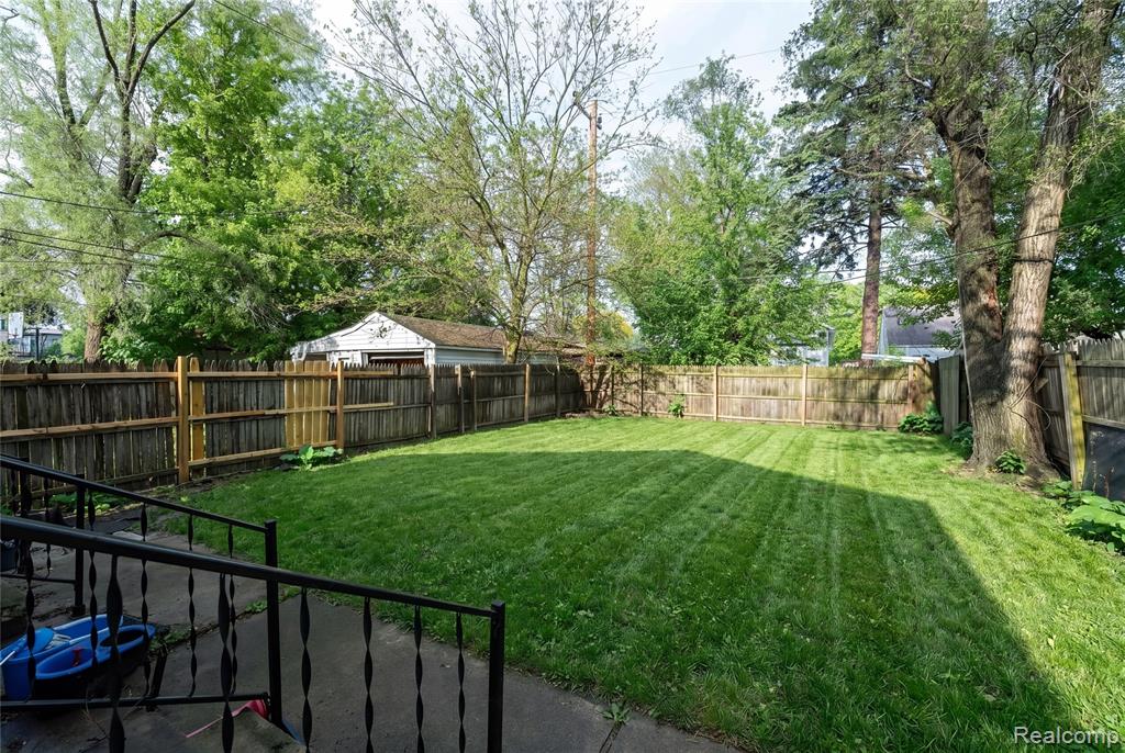 6886 Grandville Avenue, Detroit, MI 48228 — Photo 22