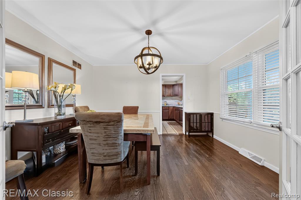 6638 Woodbank Drive, Bloomfield Hills, MI 48301 — Photo 8