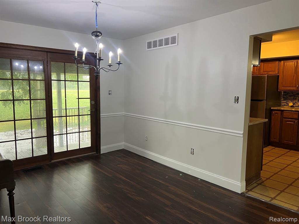 1474 S Van Vleet Road, Swartz Creek, MI 48473 — Photo 7