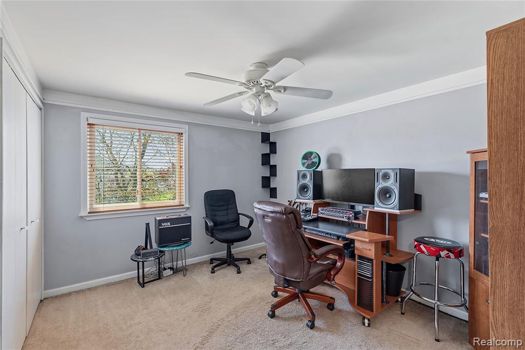 25030 Balsam Drive, Flat Rock, MI 48134 — Photo 21