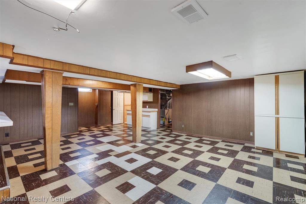 822 Bernie Lane, Madison Heights, MI 48071 — Photo 19