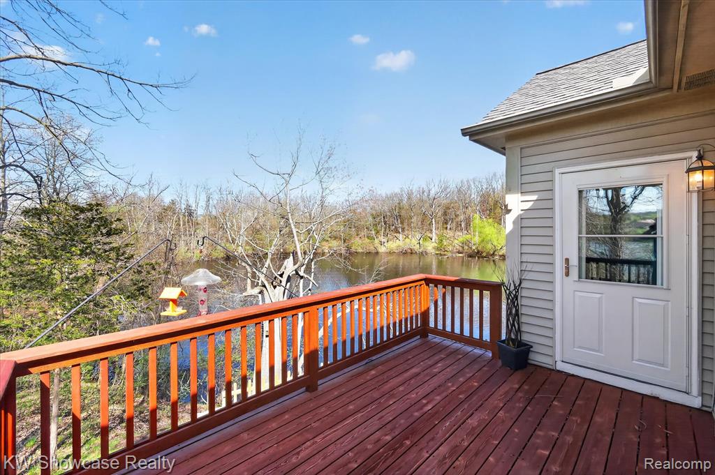 707 Pointe Court, Milford, MI 48381 — Photo 35