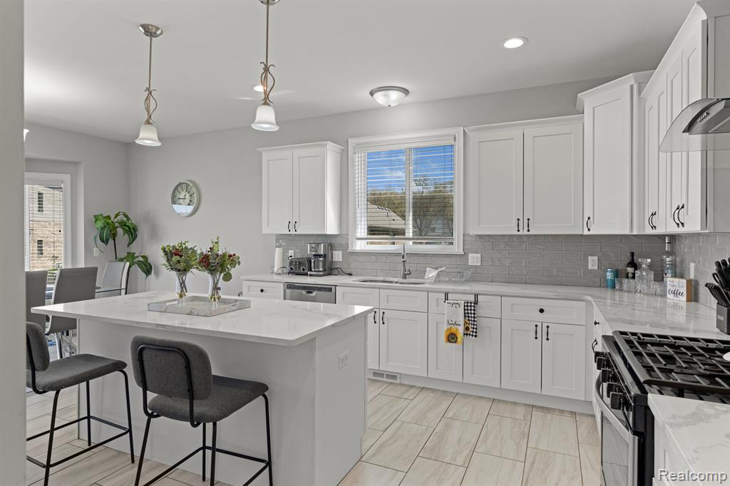 49626 MANISTEE Drive, Chesterfield, MI 48047 — Photo 9