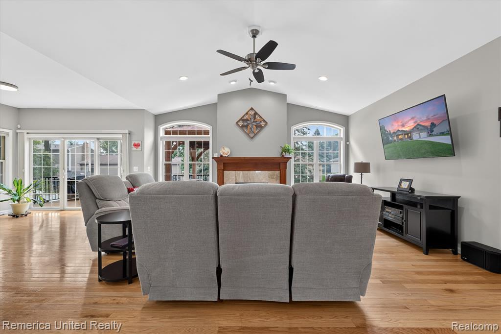 6169 Bay Court, Waterford, MI 48327 — Photo 12