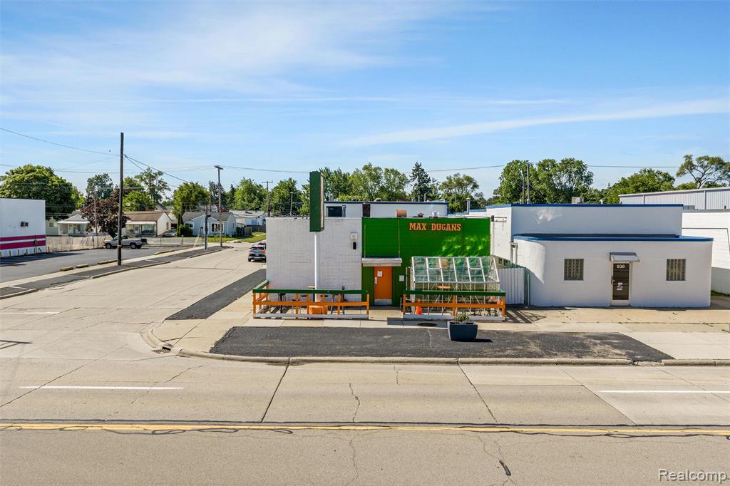 844 E 10 Mile Road, Hazel Park, MI 48030 — Photo 44