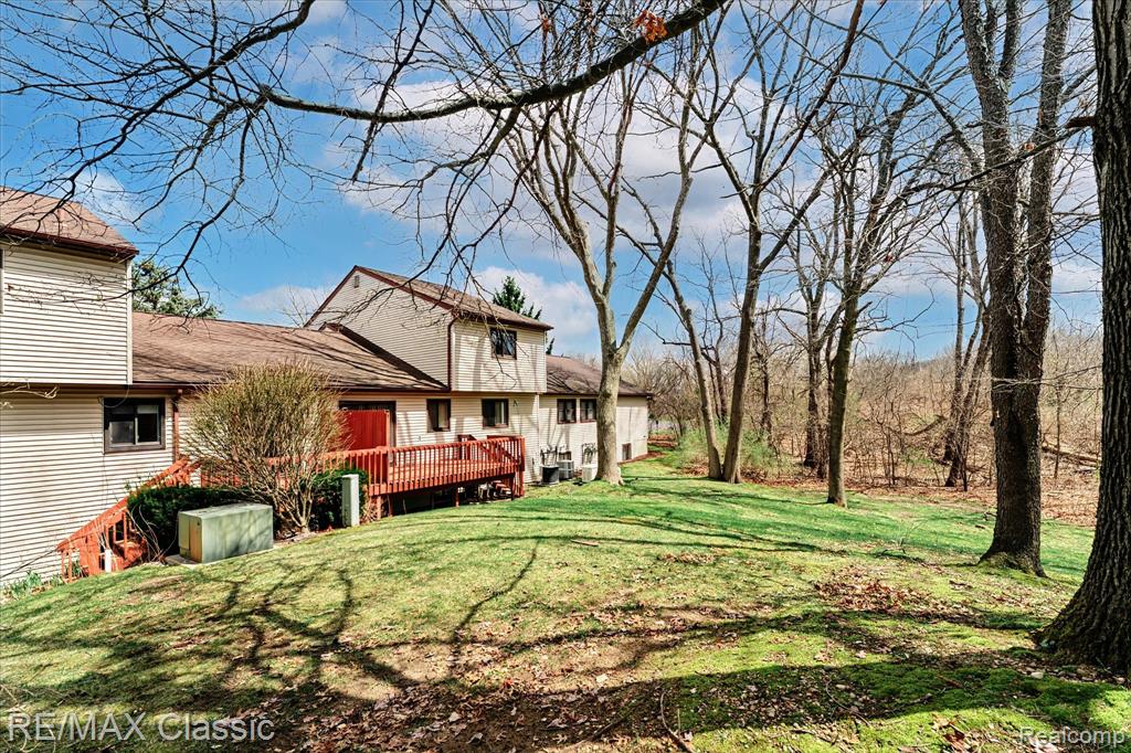 9039 Lake E Road, Clarkston, MI 48348 — Photo 46