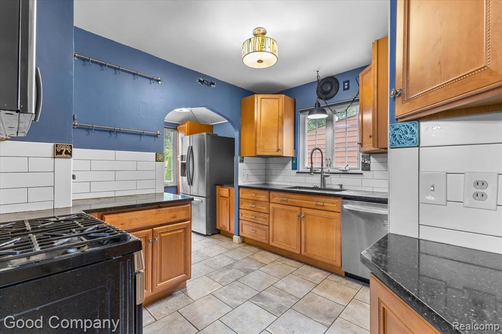 5535 Harvard Road, Detroit, MI 48224 — Photo 9