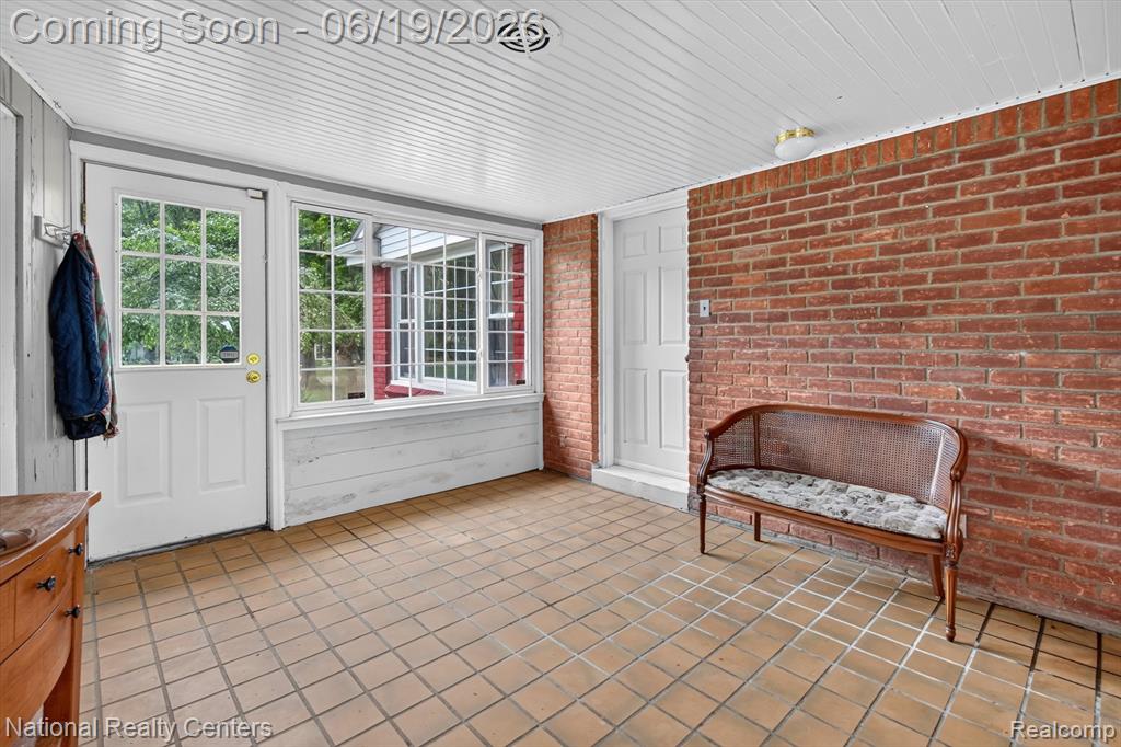 360 Woodland Drive, South Lyon, MI 48178 — Photo 22