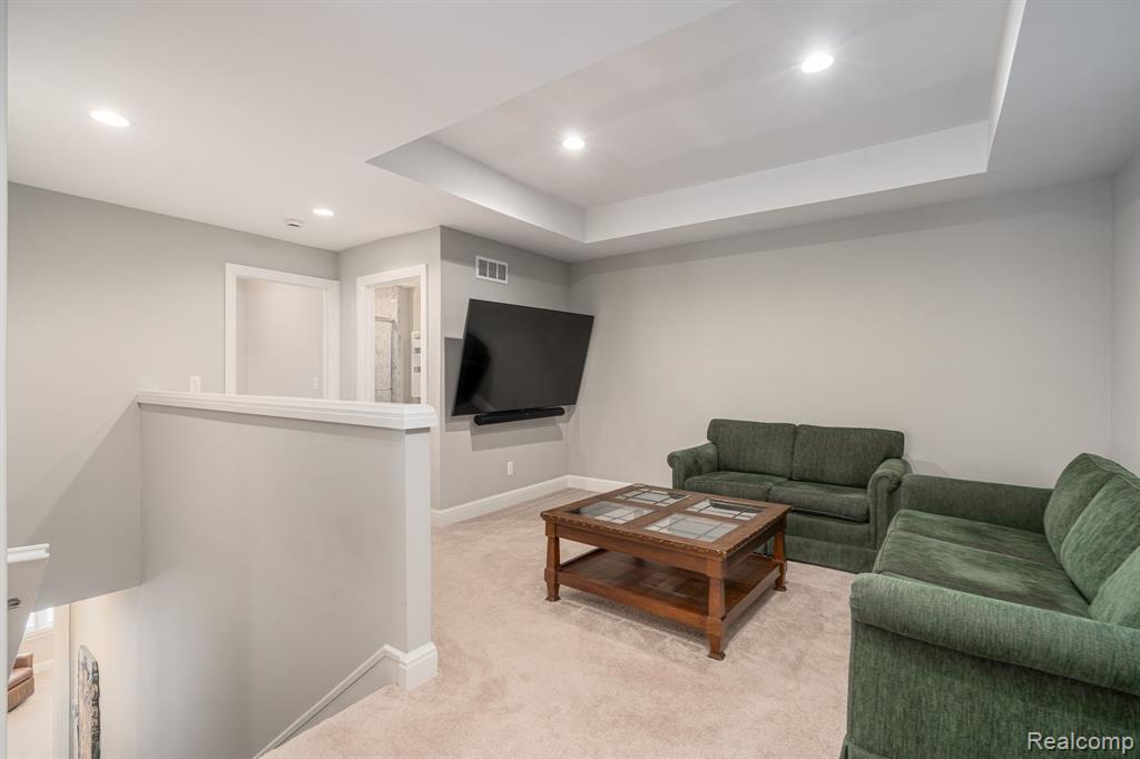 7484 Gramercy Circle, West Bloomfield, MI — Photo 30