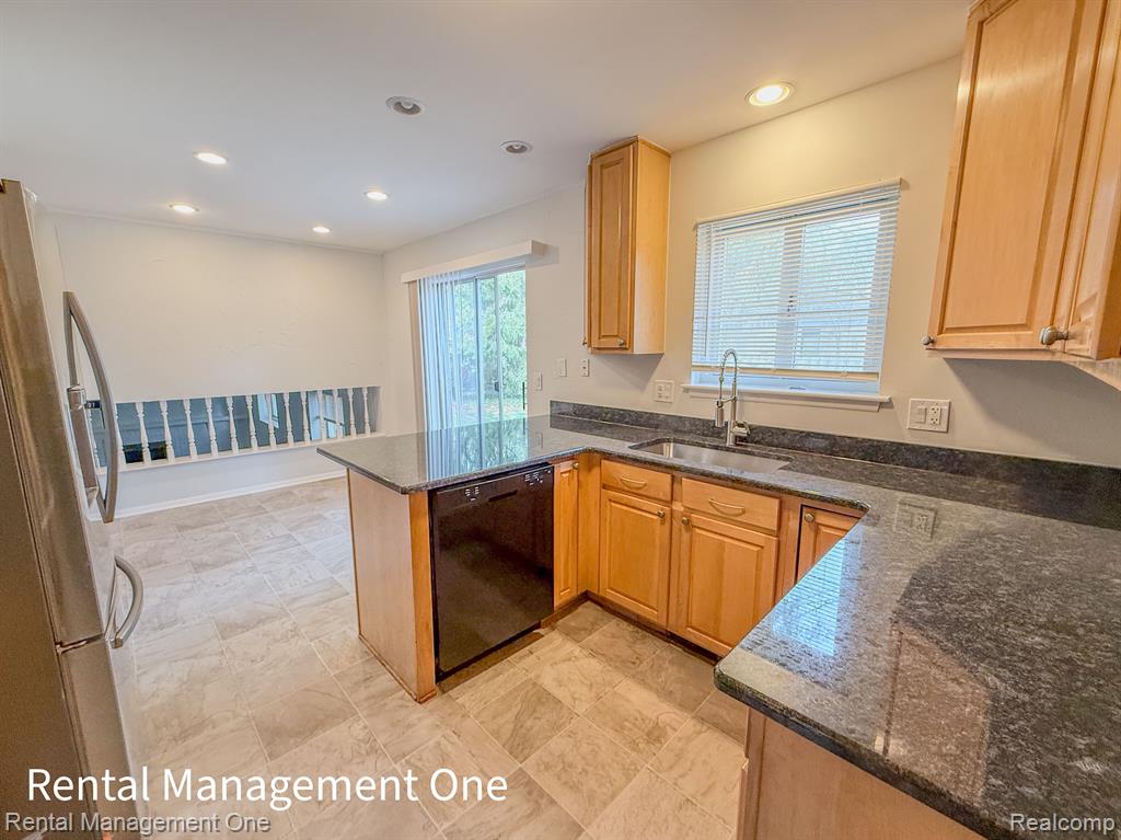 5604 HAYMEADOW Drive, West Bloomfield, MI — Photo 4