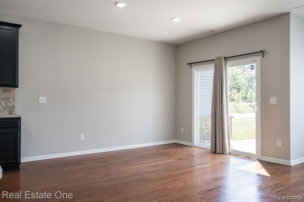 4896 BROOMFIELD Way, Lake Orion, MI — Photo 6