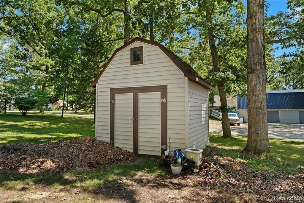 220 ELLSWORTH LAKE Drive, Gregory, MI 48137 — Photo 20