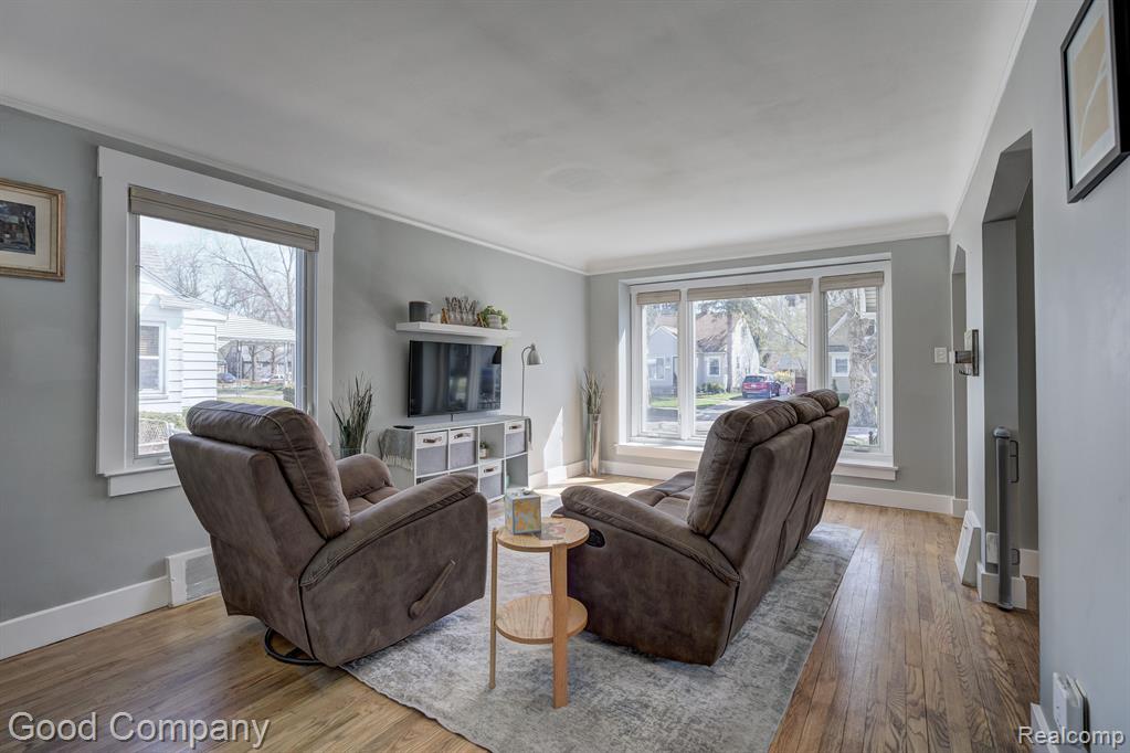 809 MEADOWDALE Street, Ferndale, MI 48220 — Photo 2