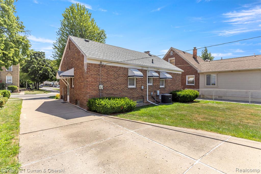 7055 Freda Street, Dearborn, MI 48126 — Photo 27