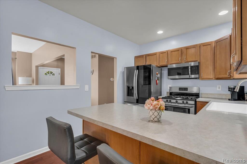 6600 Doyon Drive S, Waterford, MI 48327 — Photo 11