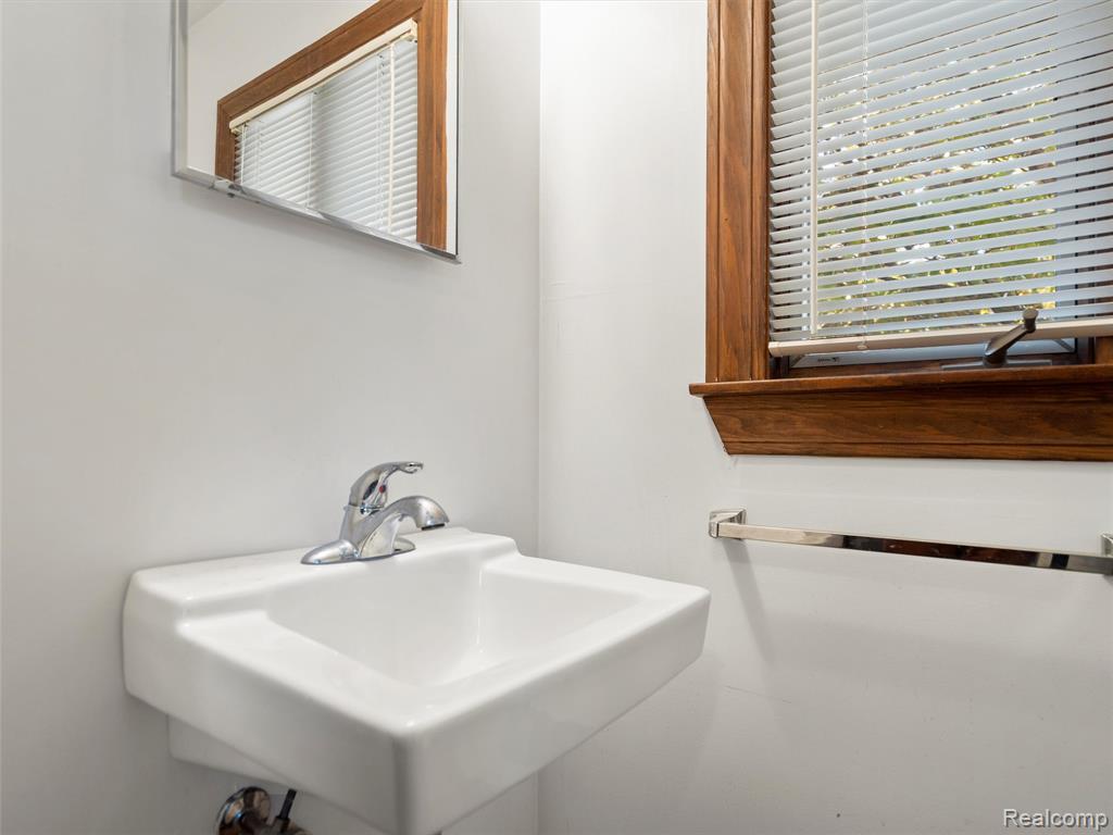 920 Grace Avenue, Rochester Hills, MI 48307 — Photo 28