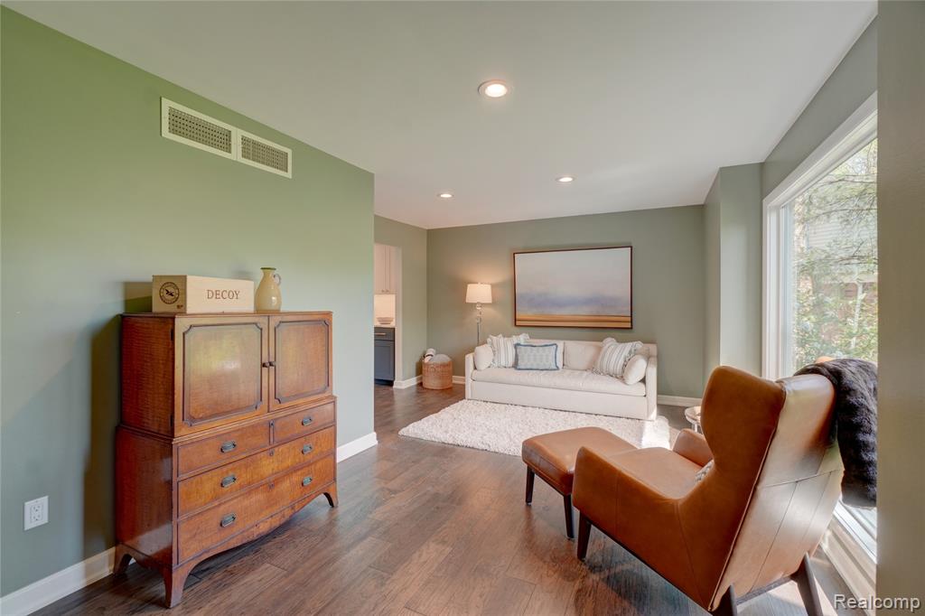 19341 Devonshire Street, Beverly Hills, MI 48025 — Photo 6