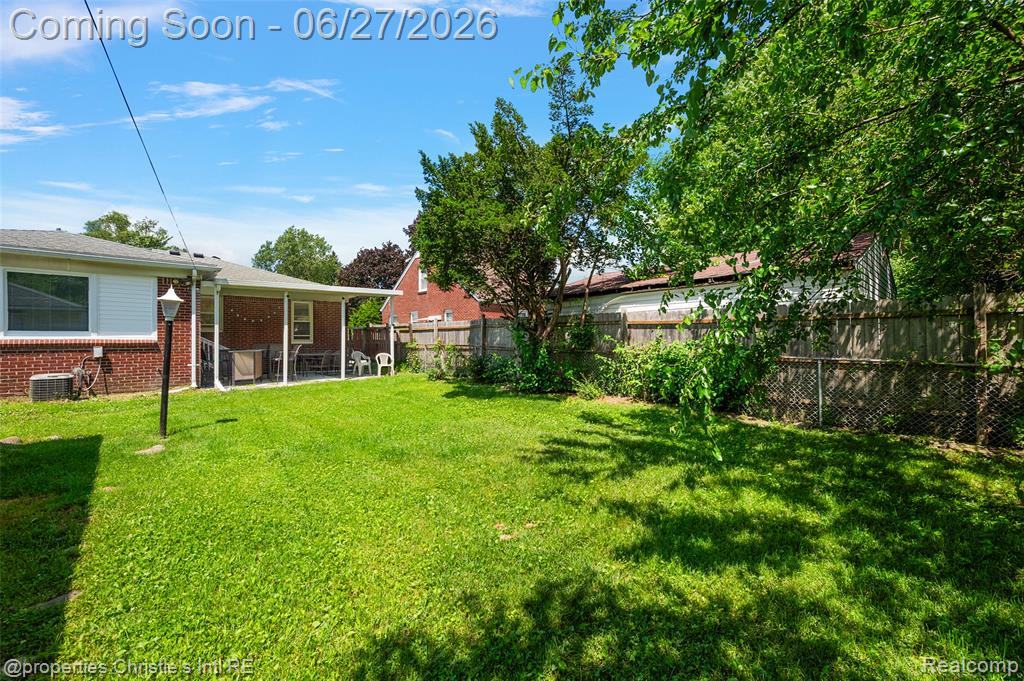 15654 Juliana Avenue, Eastpointe, MI 48021 — Photo 42