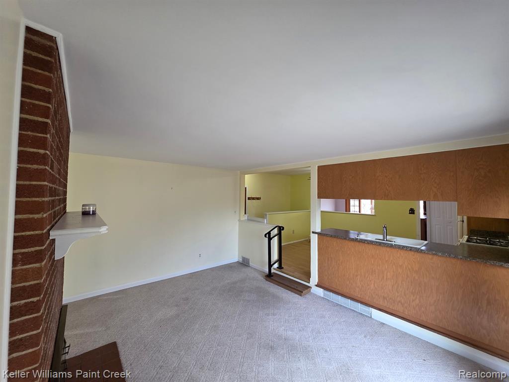 39760 VALIANT Drive, Sterling Heights, MI 48313 — Photo 8