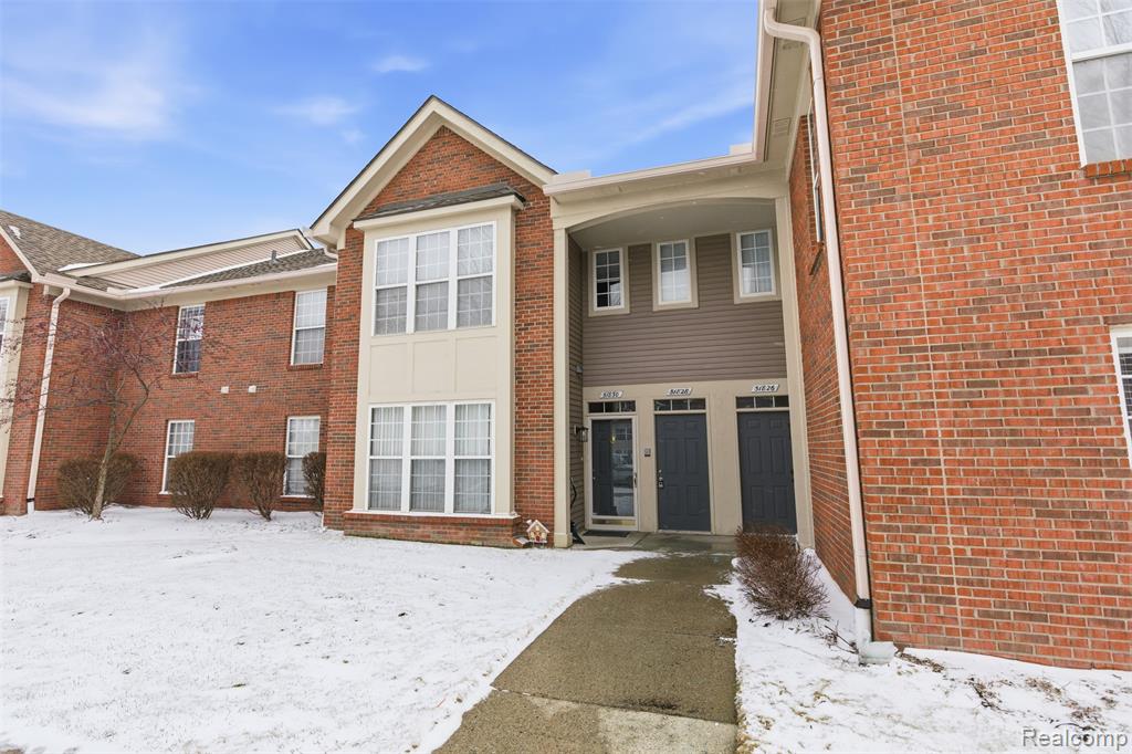 51828 Lionel Lane, New Baltimore, MI — front exterior
