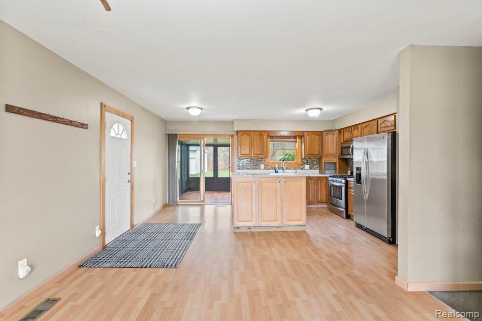 14542 N MCKINLEY Road, Montrose, MI 48457 — Photo 9