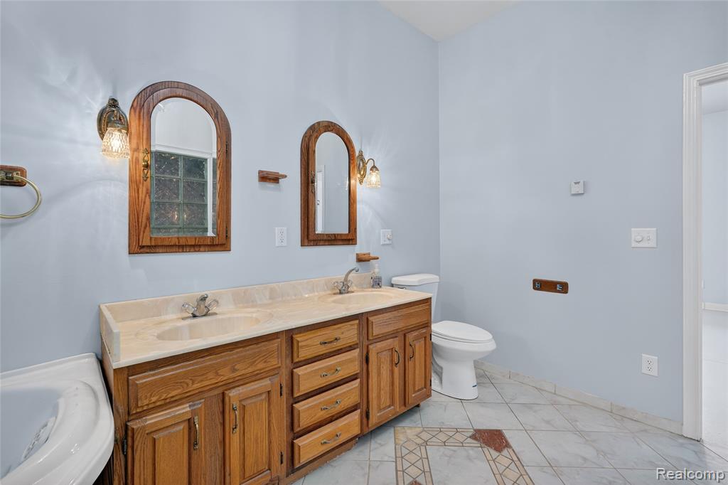 9624 Bridge Lake Road, Clarkston, MI 48348 — Photo 33