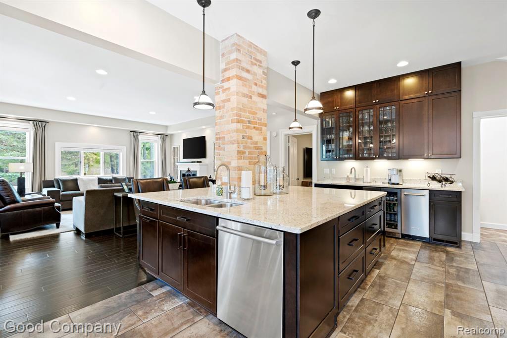 612 N LAKESHORE Drive, Ludington, MI 49431 — Photo 17