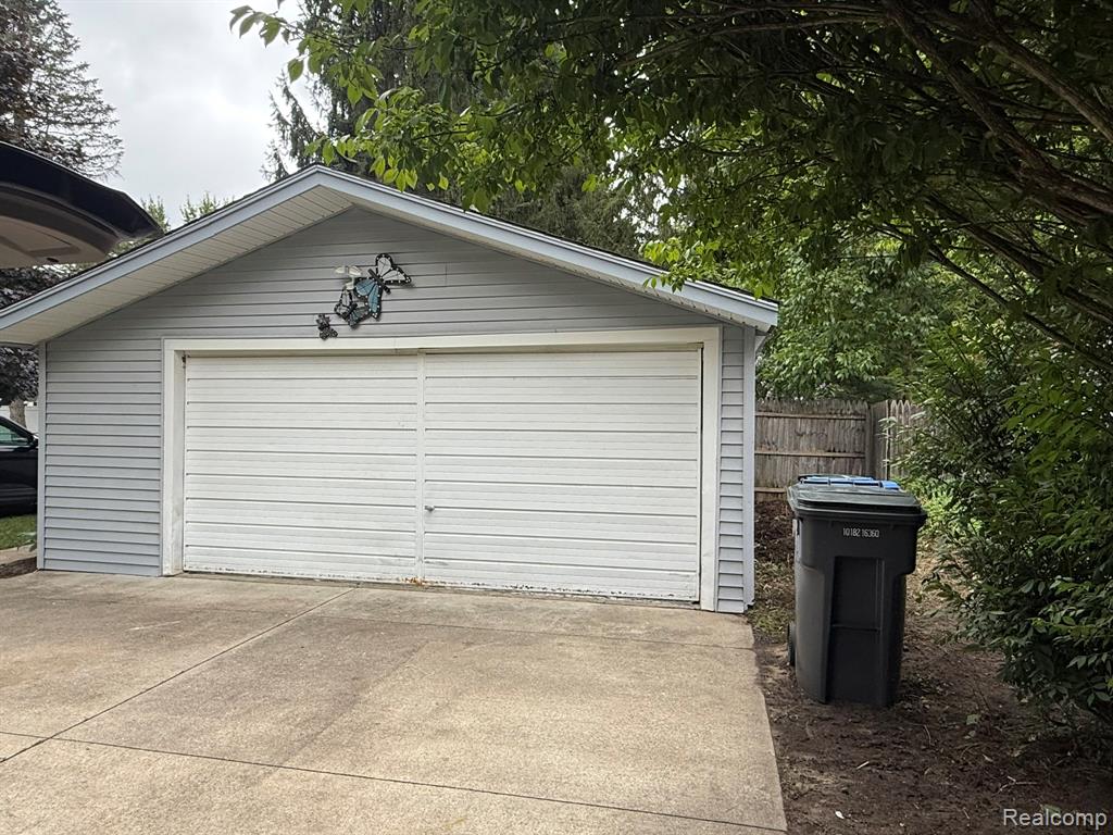 526 Cherokee Bend, Howell, MI 48843 — Photo 6