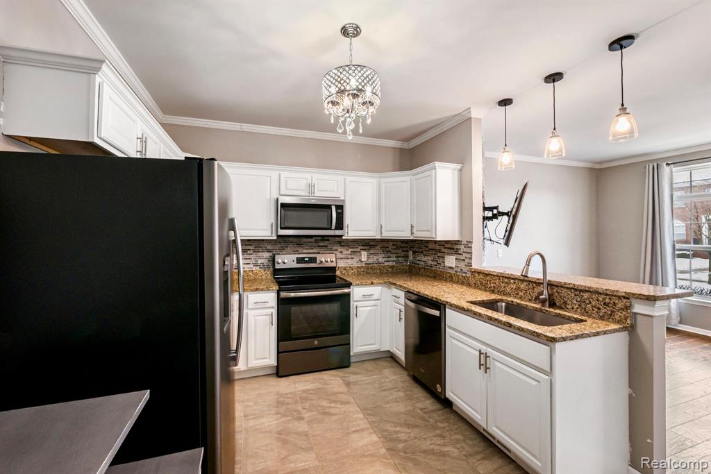43046 Strand Drive, Sterling Heights, MI 48313 — Photo 11