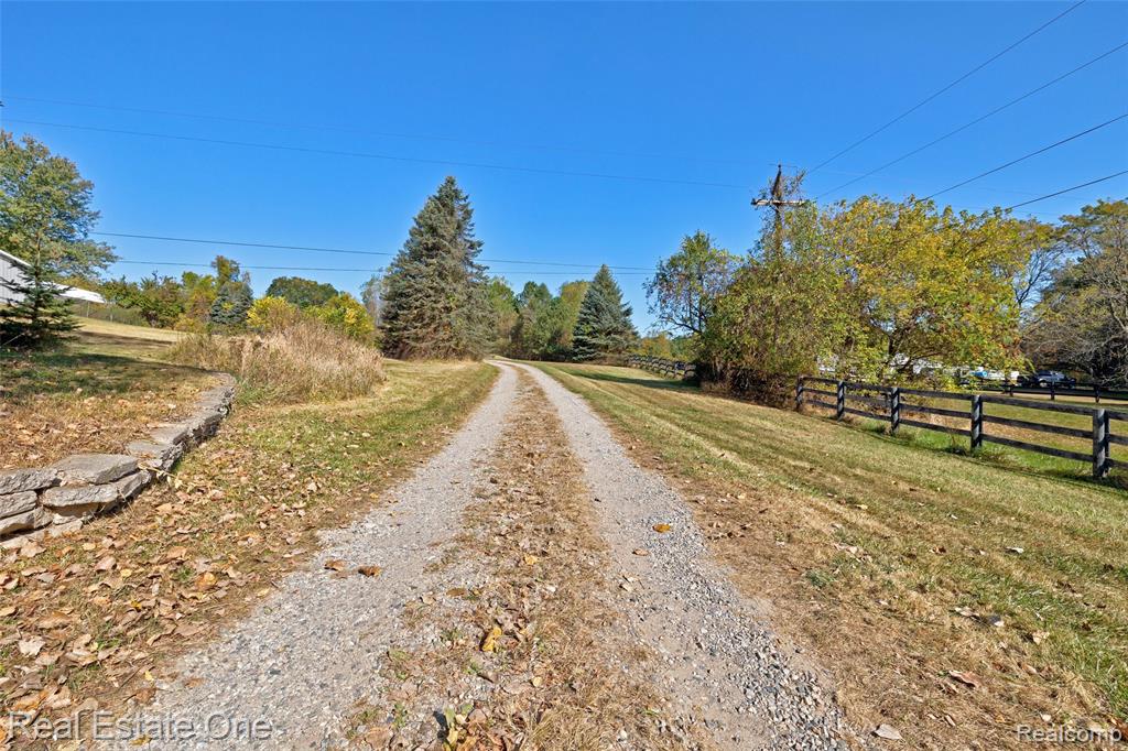 2444 Ray Road, Oxford, MI 48370 — Photo 39