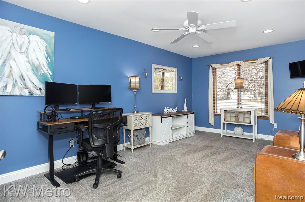55 BOYKEN Road, Rochester Hills, MI 48307 — Photo 21