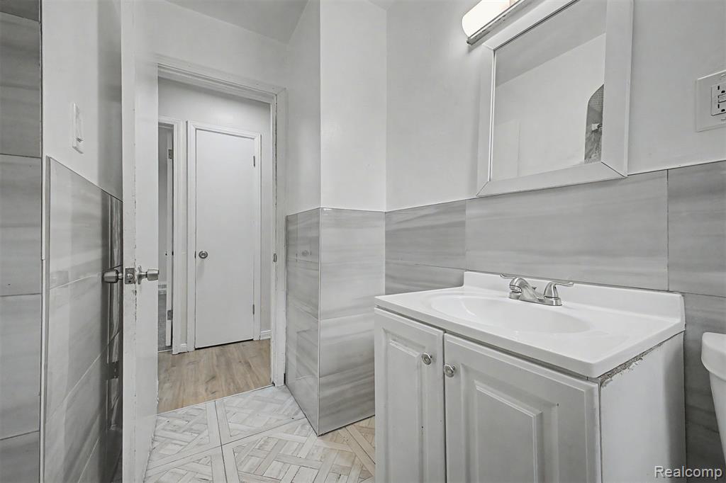 6100 Faust Avenue, Detroit, MI 48228 — Photo 18