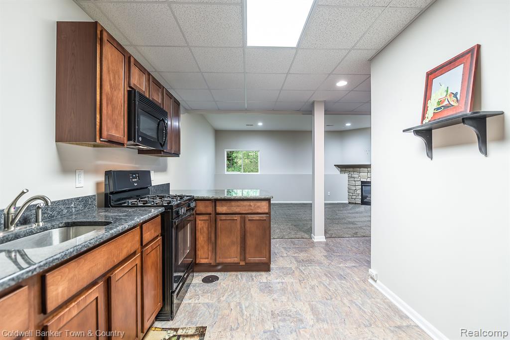 6711 CORTLAND Avenue, Brighton, MI 48114 — Photo 30
