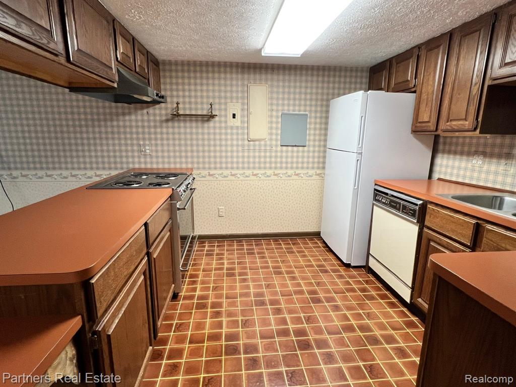 5618 Mountain Road, Brighton, MI 48116 — Photo 40