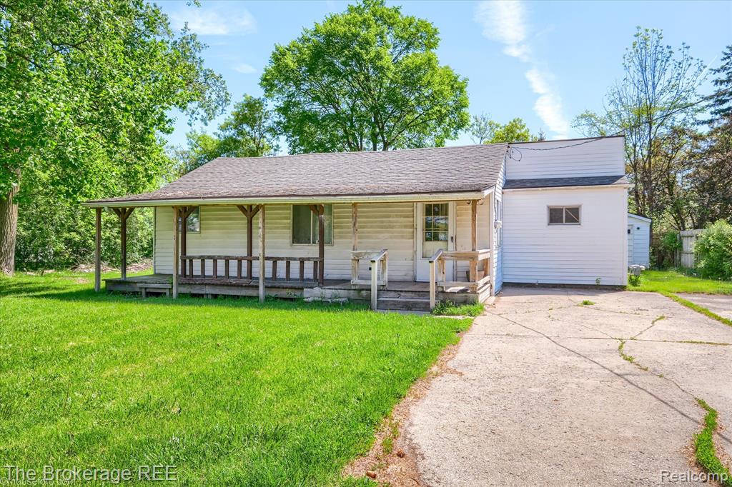 2453 Clarice Avenue, Burton, MI 48519 — Photo 3