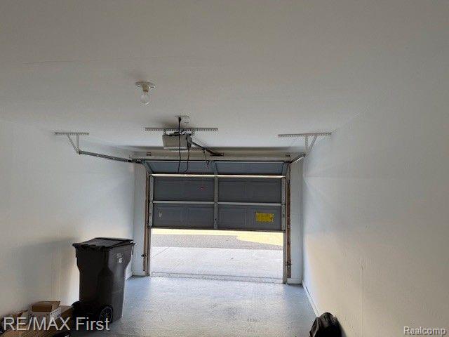 43195 WOODBRIDGE Drive, Clinton Twp, MI 48038 — Photo 17