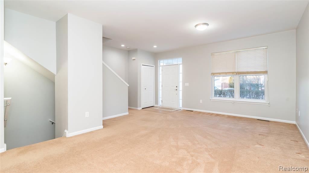 6114 Heron Hills Drive, Wolverine Lake, MI 48390 — Photo 5