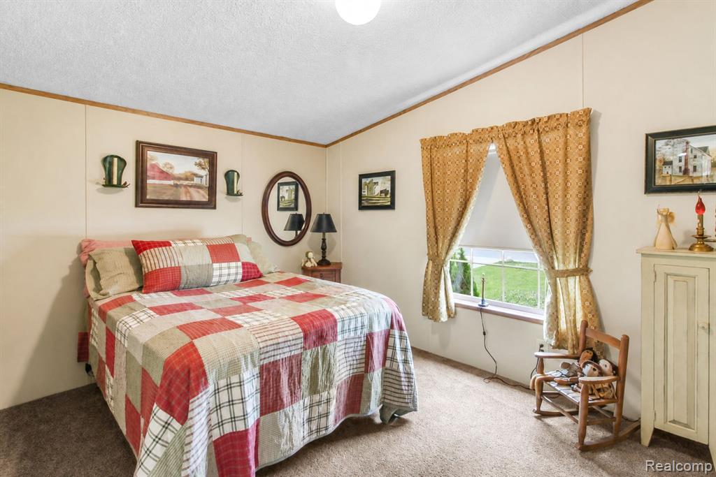 29311 Hidden River Drive, Gibraltar, MI — Photo 15