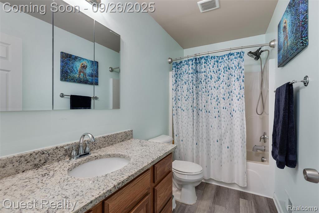 70 Fountain Park Drive, Waterford, MI 48327 — Photo 16