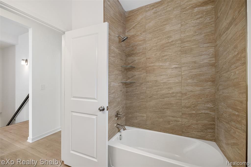 52169 Wellington Valley Drive, Macomb, MI 48042 — Photo 42