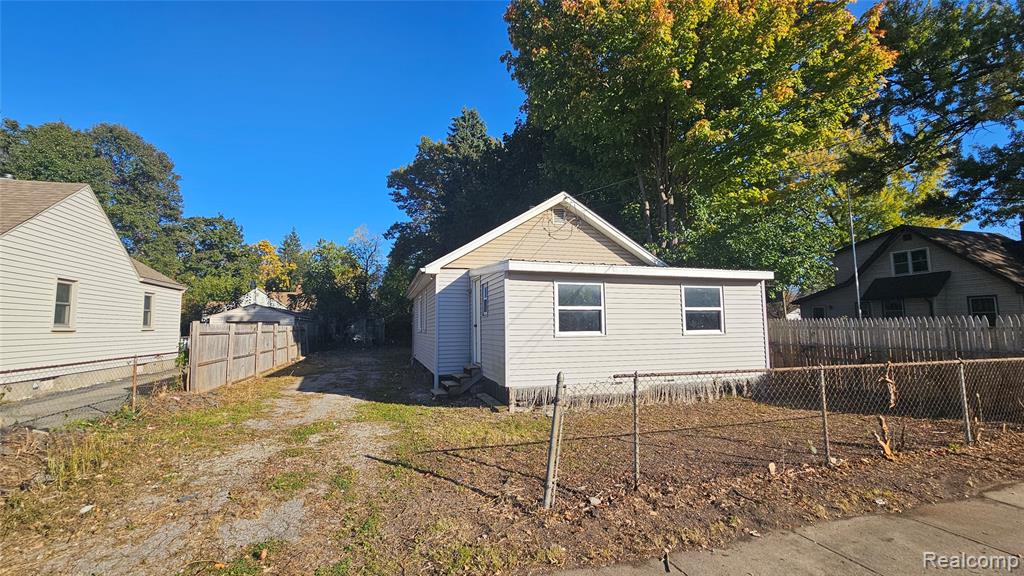 3612 Douglas Avenue, Flint, MI 48506