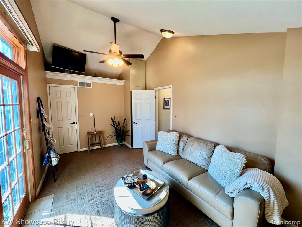 580 Elkinford Drive, White Lake, MI 48383 — Photo 19