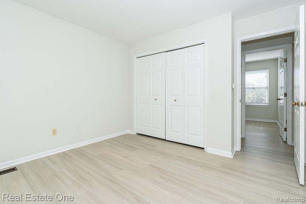 619 Whitney Drive, Rochester Hills, MI 48307 — Photo 37