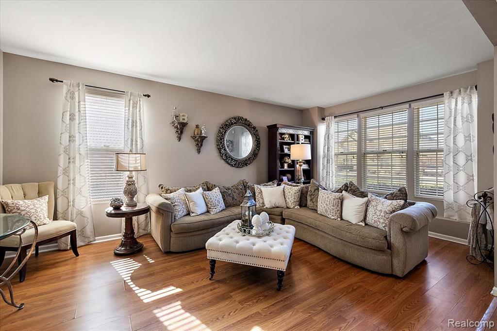 42512 Beechwood Drive, Sterling Heights, MI 48314 — Photo 9