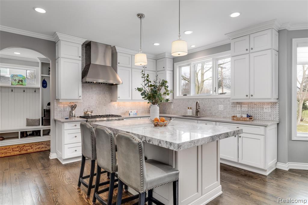 3010 E Bradford Drive, Bloomfield Hills, MI, 48301