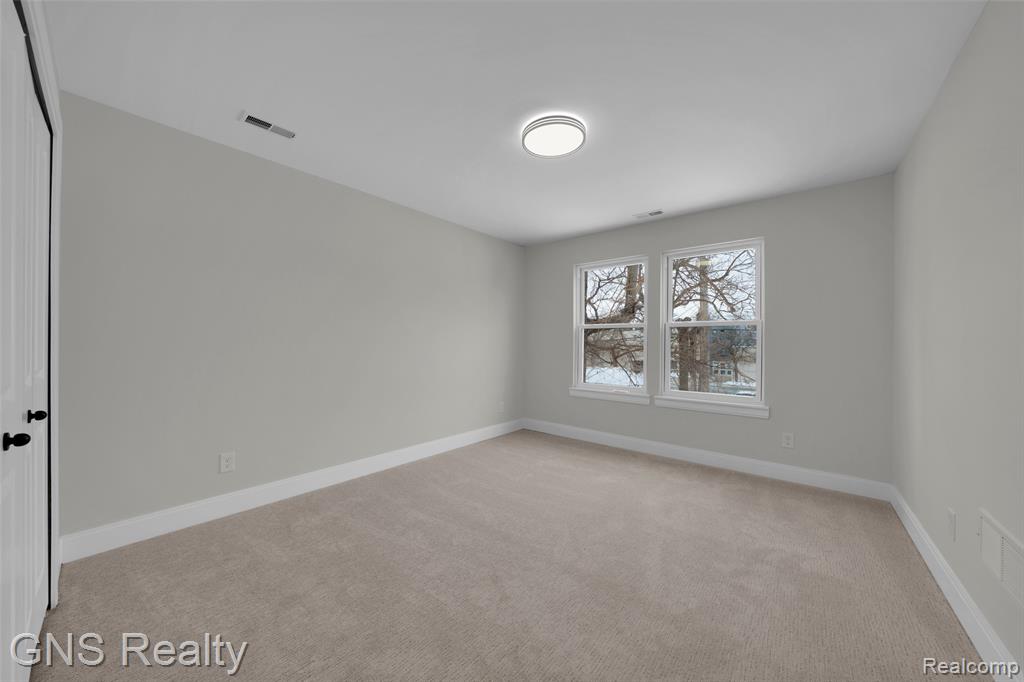 718 Devillen Avenue, Royal Oak, MI 48073 — Photo 23