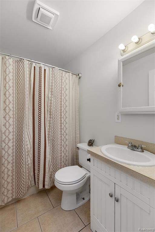 649 Lounsbury Avenue, Pontiac, MI 48340 — Photo 16