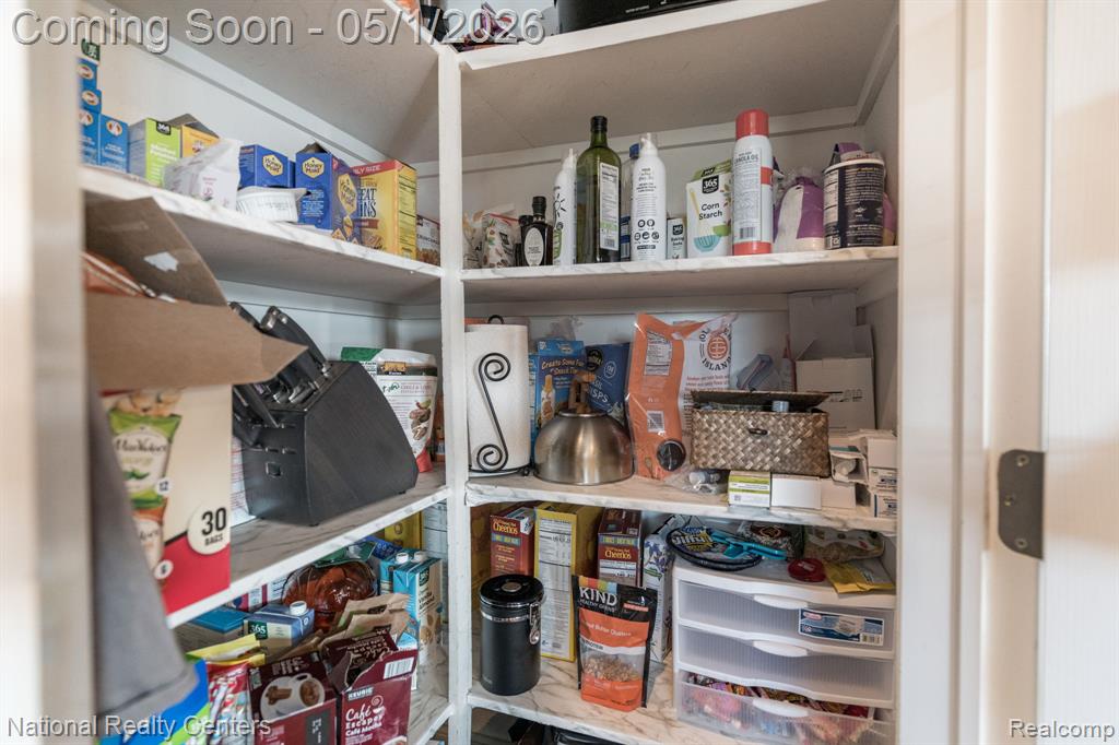 542 Bay Pointe Drive, Oxford, MI 48371 — Photo 17